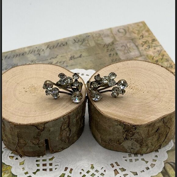 Vintage Clear Rhinestone Clip-on Earrings - Picture 7 of 10